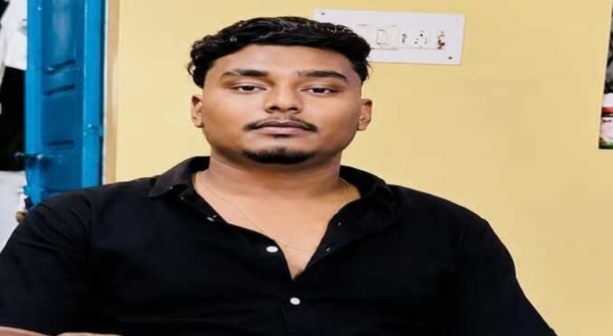 आदित्यपुर में होटल संचालक पर ताबड़तोड़ फायरिंग, कमर में गोली लगने से गंभीर, पुलिस जांच में जुटी, जमशेदपुर में एक पर चाकू से हमला