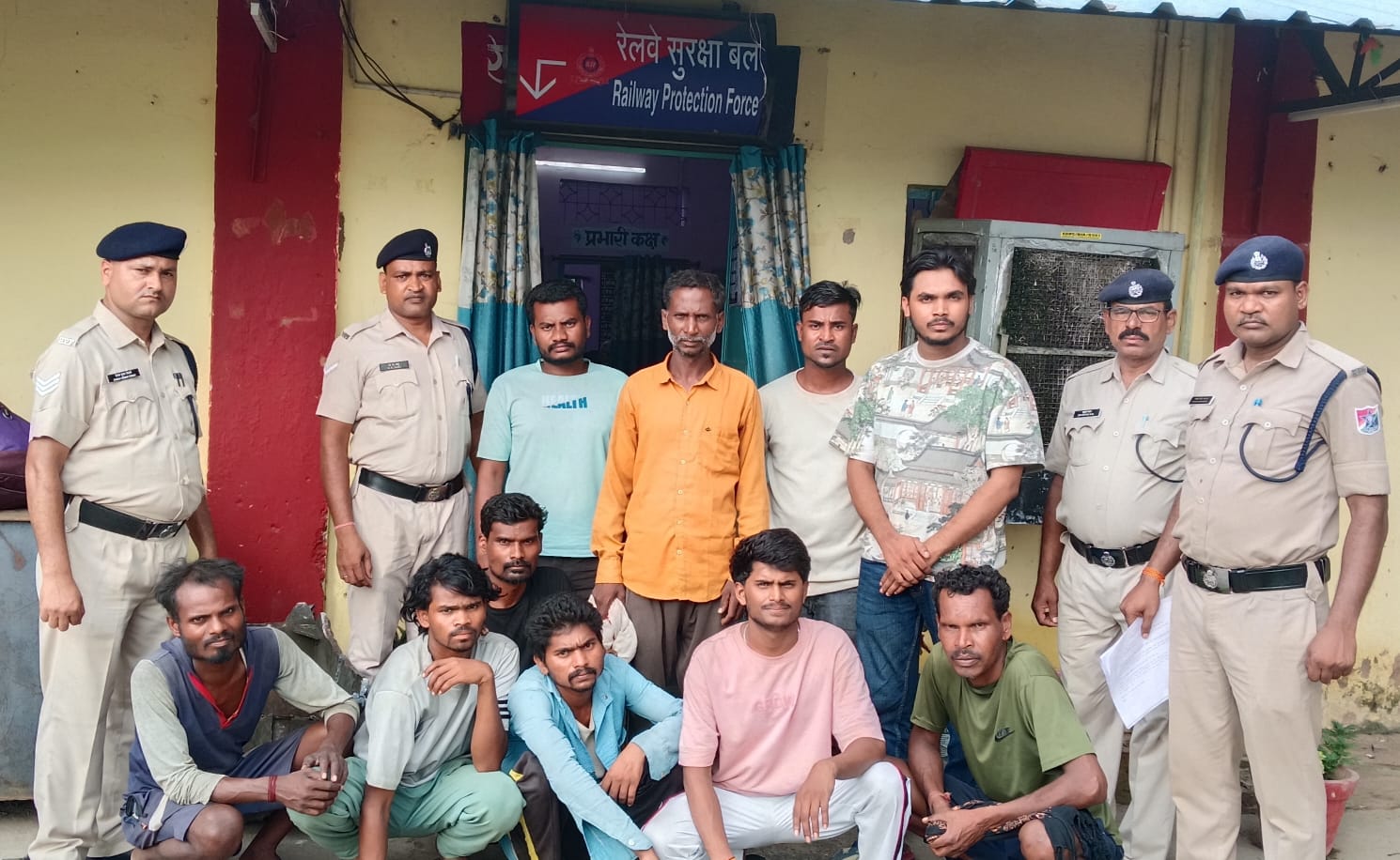 करगी रोड मालगाड़ी डिरेलमेंट का 10 घंटे में खुलासा, RPF ने 10 आरोपियों को किया गिरफ्तार