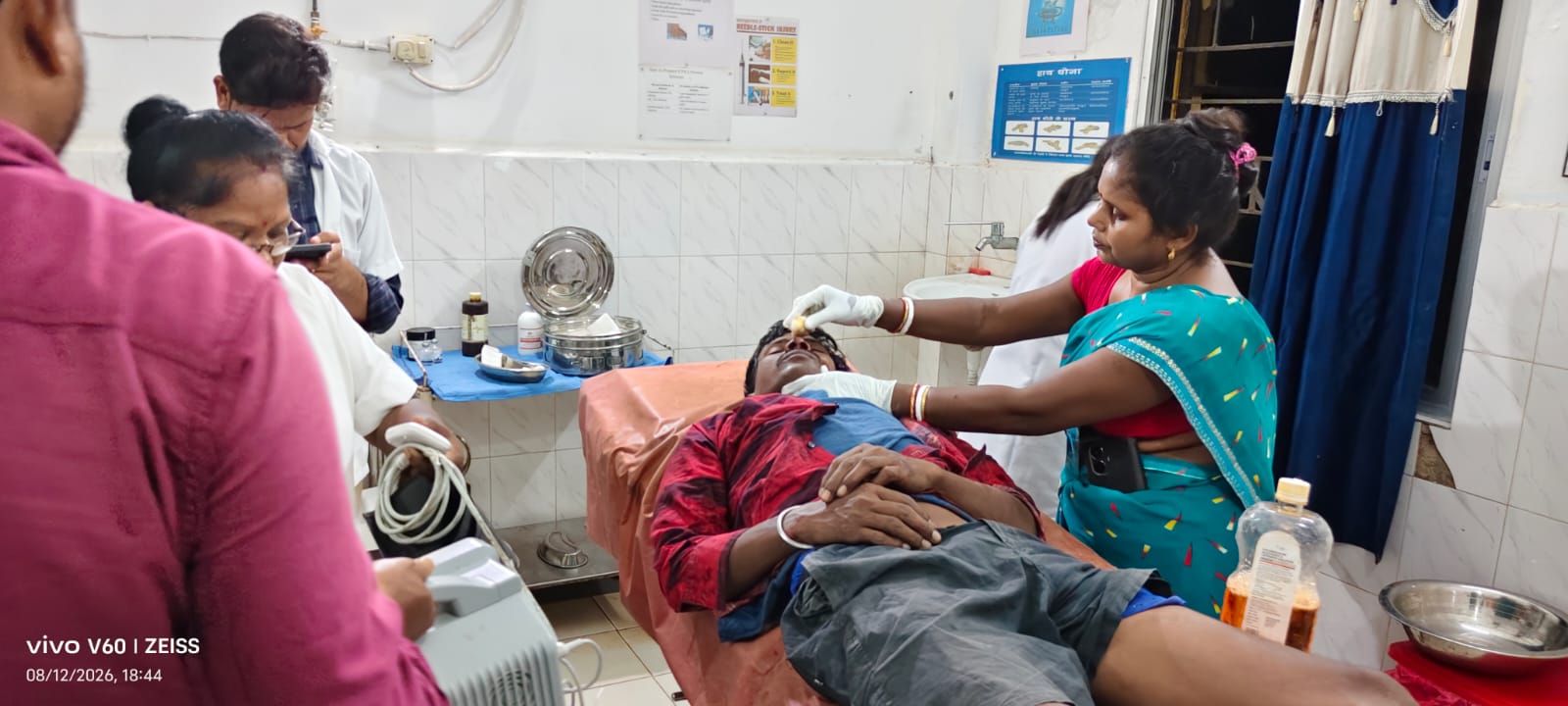 अज्ञात वाहन की चपेट में आने से बाइक सवार गंभीर घायल