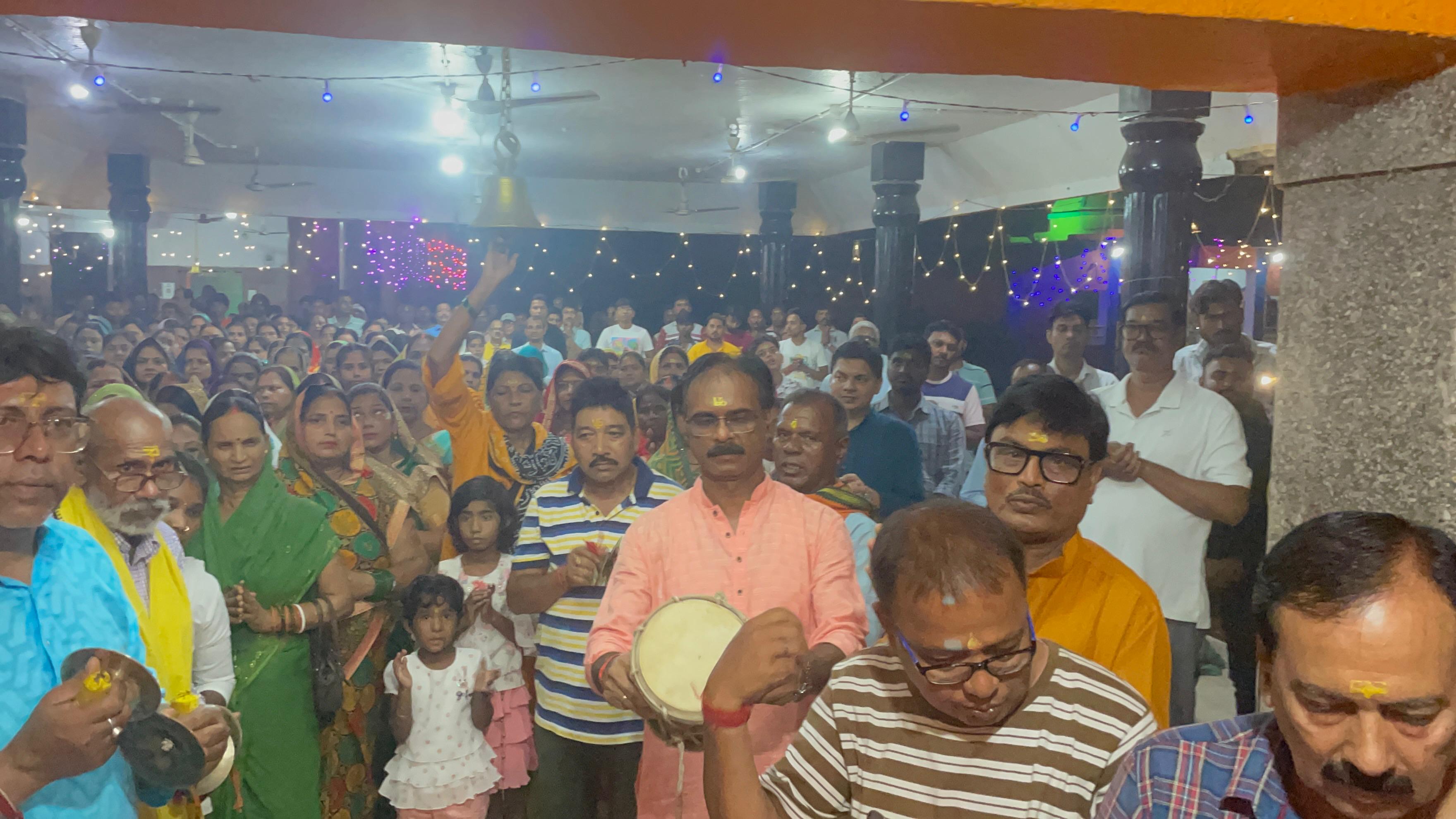 सावन के दूसरे सोमवार पर शिवालयों में उमड़ी श्रद्धालुओं की भीड़, हर-हर महादेव से गूंजा अनुमंडल