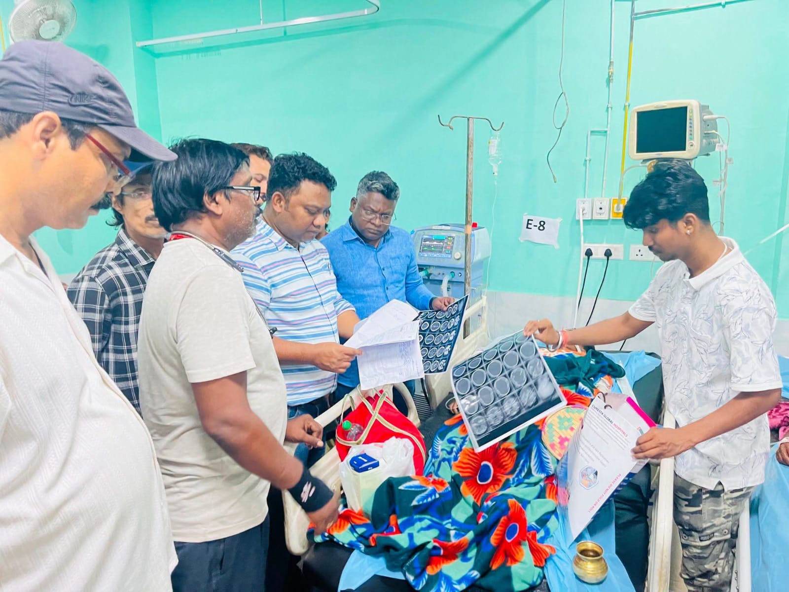 घायलों से मिलने रिम्स पहुंचे विधायक सोमेश सोरेन, बेहतर इलाज का दिलाया भरोसा