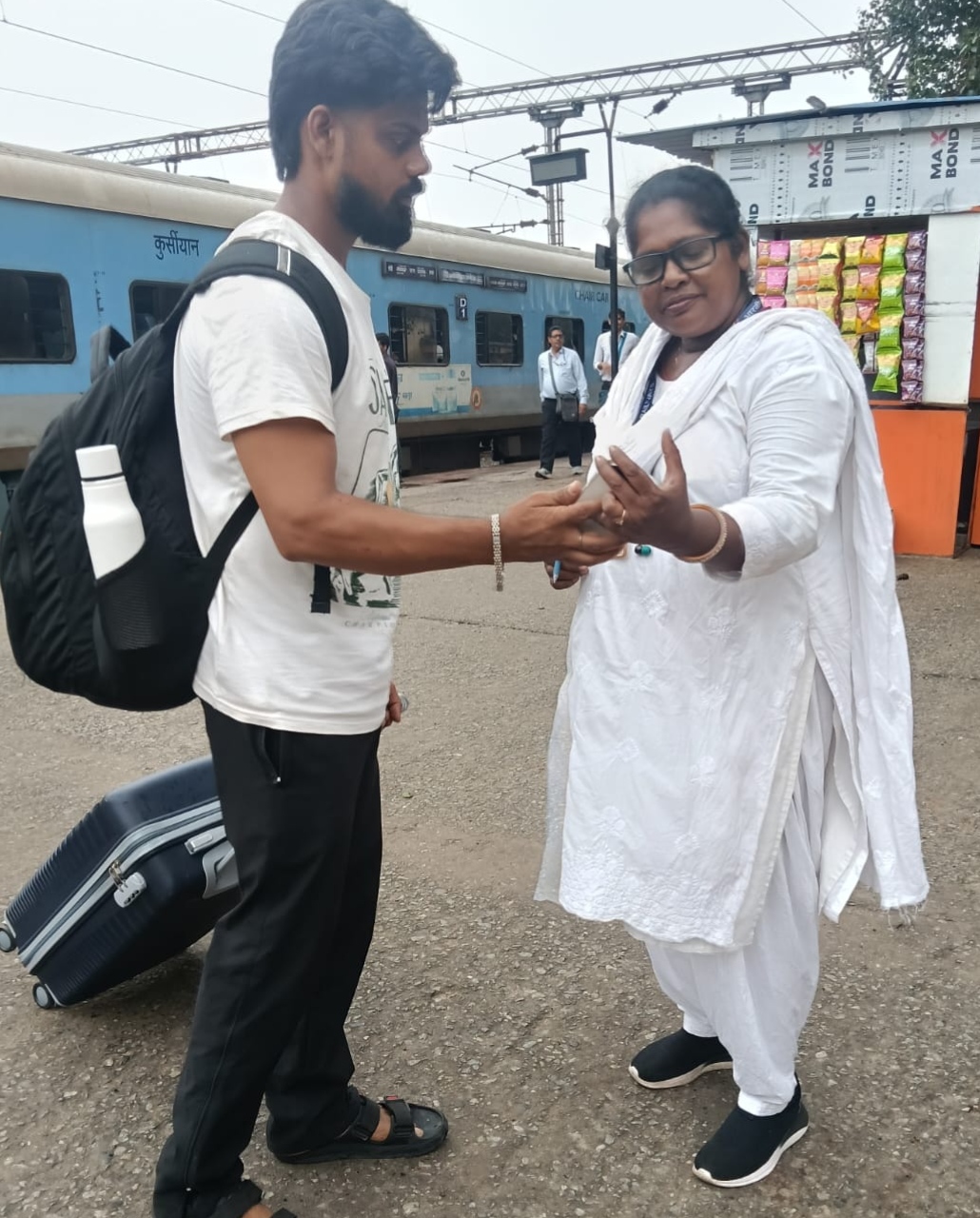 धनबाद मंडल का मेगा टिकट चेकिंग अभियान, 861 यात्री पकड़े गए; ₹8.71 लाख जुर्माना वसूला