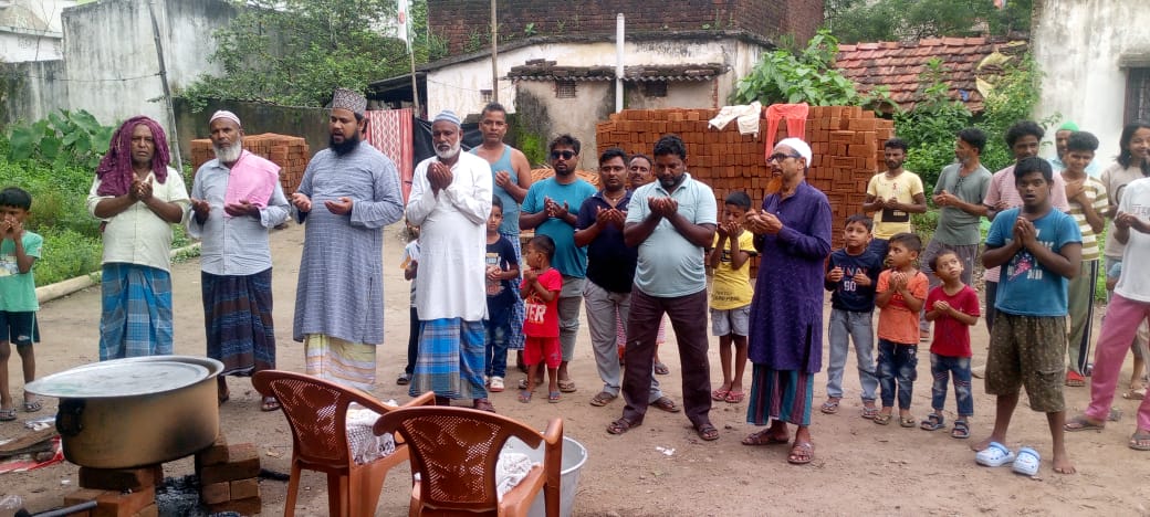 फूलपाल इमामबाड़ा में इमाम हुसैन (रज़ि.) के शहादत के 40वें दिन 'चेहलुम' पर हुई विशेष दुआ